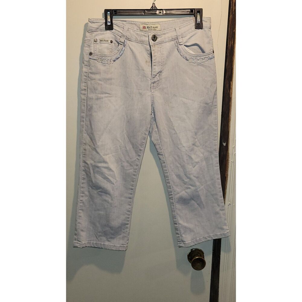 Women's H & D capris size 12 (T215)